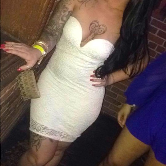 Dresses & Skirts - White lace dress